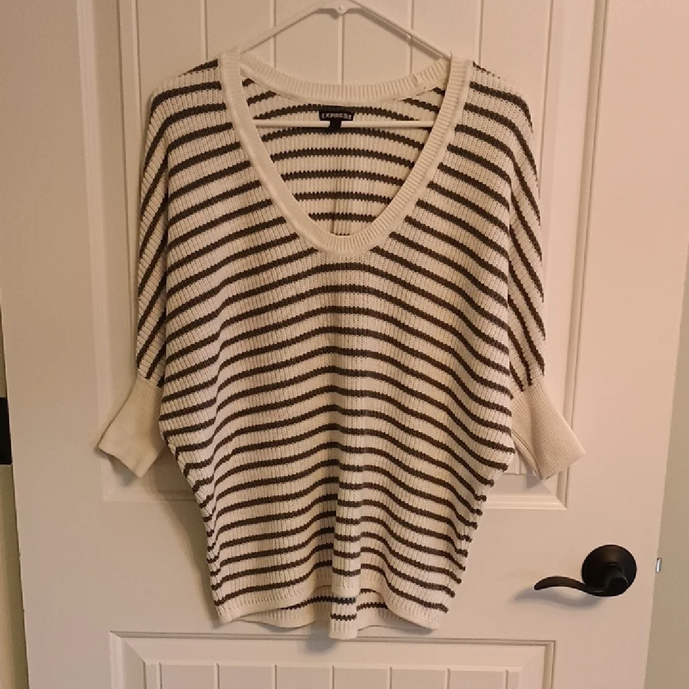 Express Striped Knit V-neck Top- Size Small- 1/2 Sleeve